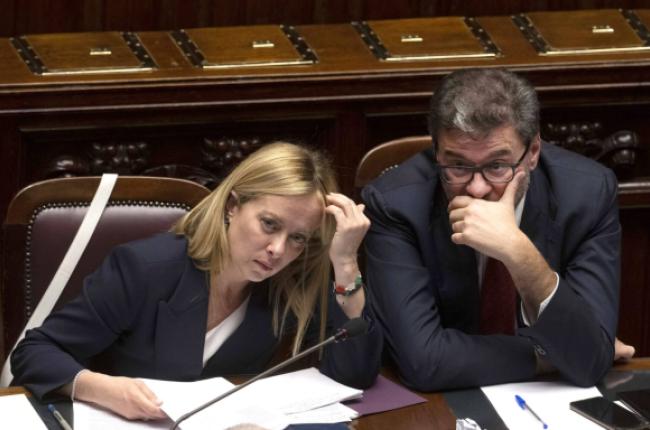 La stretta delle destre sulle pensioni è servita con la manovra taglio alla rivalutazione degli assegni e regole più stringenti per l'uscita anticipata